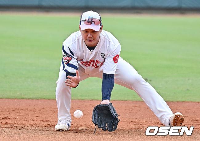 [OSEN=타이난(대만), 이석우 기자] 롯데 자이언츠 손호영 / foto0307@osen.co.kr