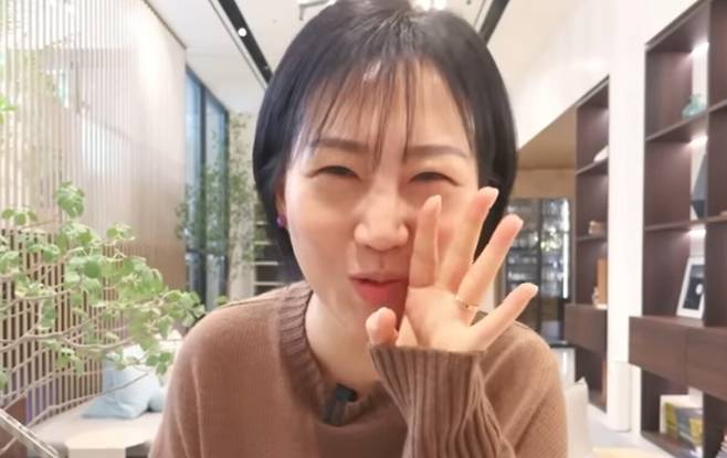 장윤정이 '행사의 여왕'다운 면모를 뽐냈다. 유튜브 채널 '장공장장윤정' 영상 캡처