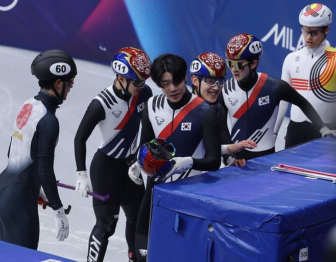 결승 진출한 쇼트트랙 남자 5000m 계주 대표팀. 사진 | 밀라노=연합뉴스