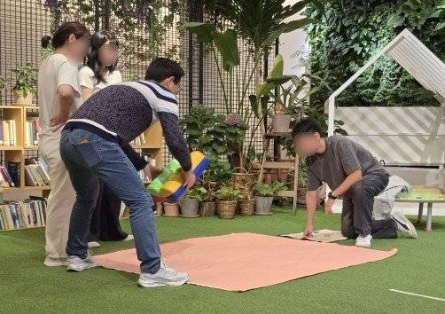 지난해 설 연휴 강서구 서울식물원에서 전통 놀이 프로그램을 즐기는 시민들. 서울시 제공