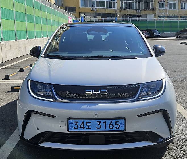BYD 돌핀의 외관. /김지환 기자