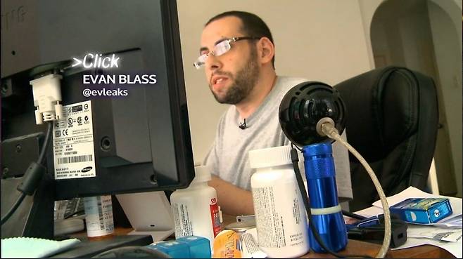 2014년 BBC와 인터뷰에 응한 IT팁스터 에반 블래스. 그는 10년 넘게 삼성전자 갤럭시 시리즈 등 주요 스마트폰 신제품 정보를 유출하고 있다. BBC 캡처