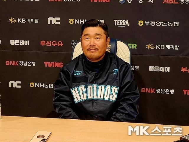 테일러에게 큰 기대를 가지고 있는 이호준 감독. 사진=이한주 기자