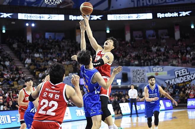 서울 삼성과 서울 SK 경기 장면 [KBL 제공. 재판매 및 DB 금지]