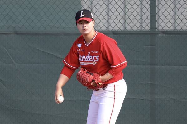 김민의 불펜 피칭(사진=SSG)