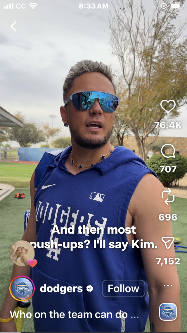 (다저스 SNS와 인터뷰 중인 로하스 | 사진=다저스 SNS)