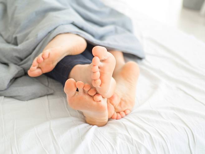 성생활을 중단하면 개인차는 있지만, 여성은 호르몬과 조직 변화로 인해 더 직접적인 영향을 경험할 가능성이 있다는 분석이다. 사진=게티이미지뱅크