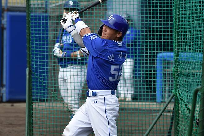 타격훈련을 하는 박세혁 오키나와=무로이 마사야