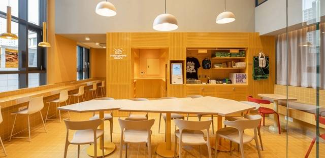 독립성과 연결서을 동시에 추구하는 1.5인 가구가 새로운 주거 수요층으로 떠오르며 코리빙 하우스에 대한 관심이 높아지고 있다. 사진은 대표적인 코리빙 하우스인 '맹그로브 신촌점'이다. /MGRV