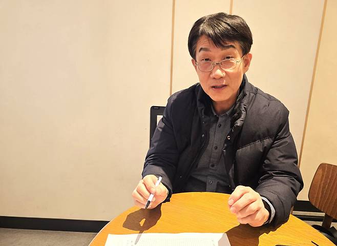 정태성 지뢰대응기술협회 사무국장이 지난 12일 지뢰 대응 국가 표준(NMAS)의 필요성을 설명하고 있다. /권오은 기자