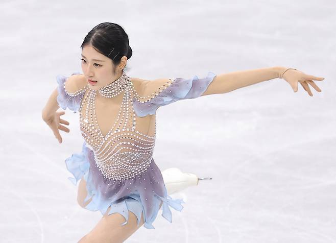 <yonhap photo-2958="">17일(현지시간) 이탈리아 밀라노 아이스스케이팅 아레나에서 열린 2026 밀라노ㆍ코르티나담페초 동계올림픽 여자 싱글 쇼트 프로그램에 출전한 이해인이 연기를 펼치고 있다. [사진=연합뉴스]</yonhap>