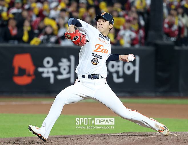 ▲ 황준서는 올해 당장은 좌완 불펜 경쟁을 하지만, 추후 선발 로테이션 경쟁을 벌일 선수라는 데는 의심의 여지가 없다 ⓒ곽혜미 기자