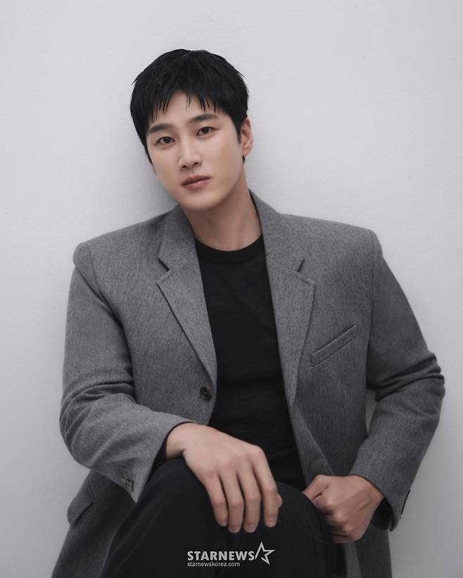 tvN 드라마 '스프링 피버' 배우 안보현이 11일 진행된 라운드 인터뷰를 위해 포즈를 취하고 있다. /사진제공=에이엠엔터테인먼트 2026.02.11 /사진=이동훈 photoguy@