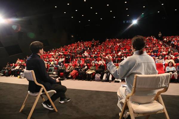 3일 부산 영화의전당 중극장에서 <나무의 노래> 비공개 시사회가 열리고 있다. /진재운