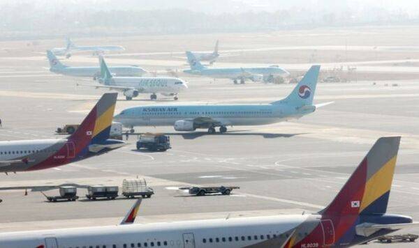 김포공항에 계류 중인 여객기 모습.[출처=연합뉴스]