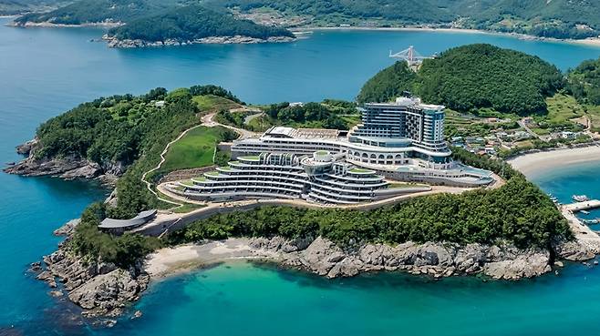 쏠비치 남해가 지난 11일 한국관광협회중앙회의 호텔 등급 심사 결과 5성 호텔에 선정됐다. / 소노인터내셔널