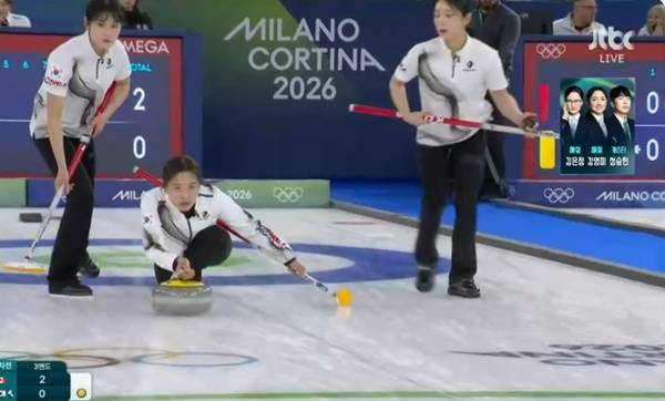 마지막샷을 시도하는 스킵 김은지. ⓒJTBC