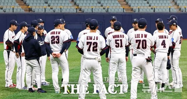 WBC에 출전할 대표팀에 비상이 걸렸다. 문동주 원태인에 이어 마무리 후보 라일리 오브라이언의 부상 소식이 전해졌다. /뉴시스