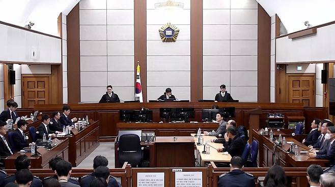 2월 19일 서초구 서울중앙지방법원에서 12·3 비상계엄 관련 윤석열 전 대통령에 대한 내란 우두머리 혐의 1심 선고공판이 열리고 있다. 이날 서울중앙지법 형사합의25부(지귀연 부장판사)는 윤 전 대통령에게 무기징역을 선고했다. /서울중앙지법 제공