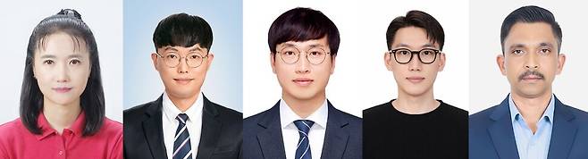 (왼쪽부터) 울산과학기술원 에너지화학공학과 장지현 교수, 강지훈 박사(제1저자), 윤기용 박사, 경승규 연구원, 바라지 굴레 박사. 울산과학기술원 제공