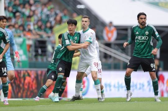 전북과 대전의 지난 시즌 경기 장면. 사진[연합뉴스]