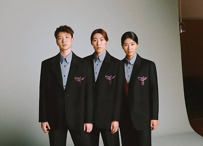 프라다가 제작한 중국 여자 축구 국가대표팀 유니폼 [프라다]