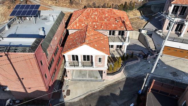 경매가 이뤄지고 있는 경기도 용인시 기흥구 상하동 단독주택 모습.  [헤럴드 DB]