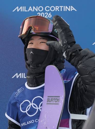 밝은 표정으로 올림픽 마무리하는 유승은 (리비뇨=연합뉴스) 류영석 기자= 스노보드 여자 슬로프스타일 결선에서 3차 시기를 마친 유승은이 아쉬워하고 있다.