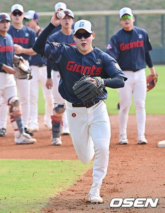 [OSEN=타이난(대만), 이석우 기자] 롯데 자이언츠 박찬형 / foto0307@osen.co.kr