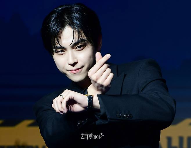 김도훈, 손하트 발사.  강영국 기자