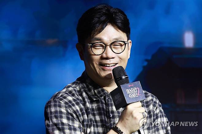 믿고 보는 정종연 PD (서울=연합뉴스) 진연수 기자 = 정종연 PD가 19일 서울 마포구 호텔 나루 서울 엠갤러리에서 열린 넷플릭스 예능 '미스터리 수사단' 시즌2 제작발표회에서 질문에 답하고 있다. 2026.2.19 jin90@yna.co.kr