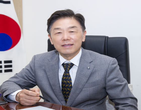 "1945년 광복은 연합국의 선물"이라는 발언으로 독립운동의 가치를 폄훼했다는 비판을 받아온 김형석 독립기념관장이 결국 해임됐다. 사진=독립기념관 홈페이지.