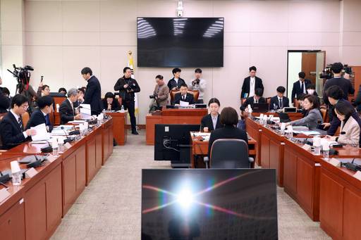 20일 서울 여의도 국회에서 열린 법제사법위원회 제5차 법안심사제1소위원회에서 김용민 소위원장이 회의를 주재하고 있다./뉴시스