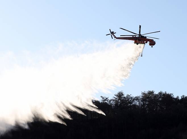 ▲산불 진화헬기 (사진=연합뉴스)