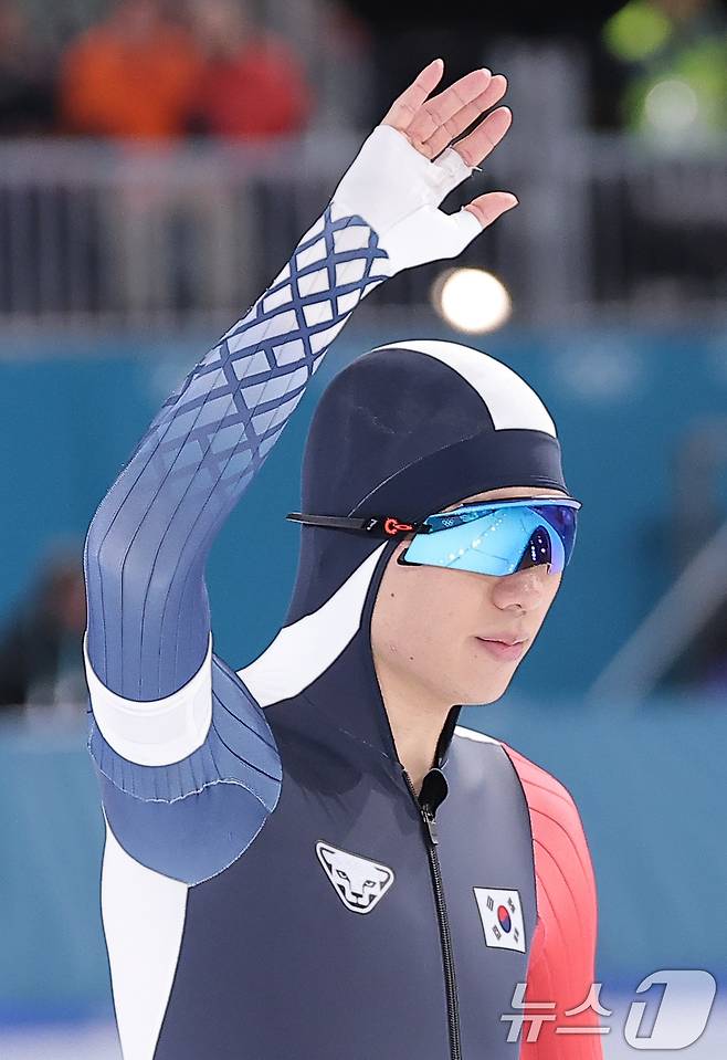 스피드스케이팅 정재원이 19일(현지시간) 이탈리아 밀라노 스피드스케이팅 스타디움에서 열린 스피드 스케이팅 남자 1500m에 출전하고 있다. 2026.2.20 ⓒ 뉴스1 김성진 기자