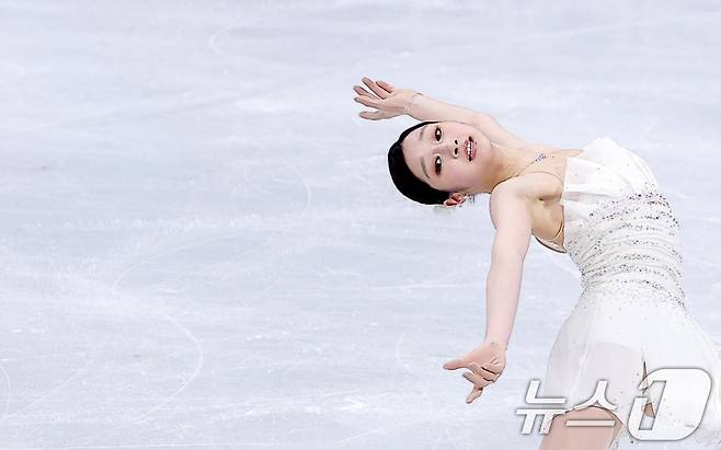 피겨 신지아가 19일(현지시간) 이탈리아 밀라노 아이스스케이팅 아레나에서 열린 2026 밀라노·코르티나담페초 동계올림픽 피겨 스케이팅 여자 싱글 프리 스케이팅에서 연기를 펼치고 있다. 2026.2.20 ⓒ 뉴스1 김성진 기자
