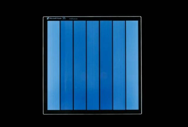 MS리서치가 다량의 데이터를 오래 저장할 수 있는 유리 기술을 개발했다. (사진=마이크로소프트/프로젝트실리카)