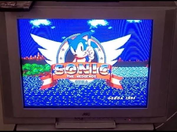 어릴때 어댑터 한 번 잘 못 꽂으면 게임기 태워먹기 십상이었다..