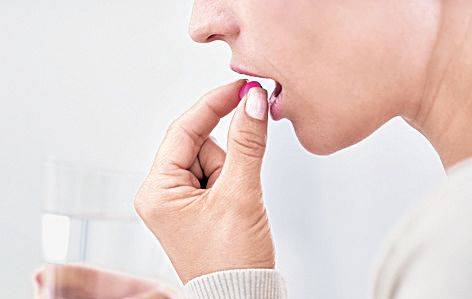 혈당 강하, 면역력 증강 등 의약품과 비슷한 효능이 있다고 약 대신 건강기능식품으로 관리하면 기저 질환이 악화할 수 있다. 사진 중앙포토 DB