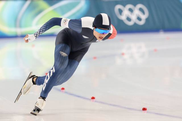 ▲ 지난 19일(현지시간) 이탈리아 밀라노 스피드스케이팅 스타디움에서 열린 2026 밀라노ㆍ코르티나담페초 동계올림픽 스피드스케이팅 남자 1500m에 출전한 정재원이 경기를 펼치고 있다. 연합뉴스