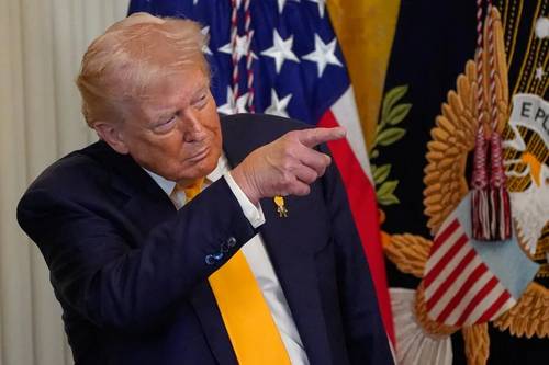 트럼프의 고율 관세에도 불구하고 2025년 미국 상품 무역적자가 사상 최대를 기록하며, 무역 구조만 재편됐을 뿐 적자 축소 효과는 미미했다. 사진은 도널드 트럼프 미국 대통령  [AP = 연합뉴스]