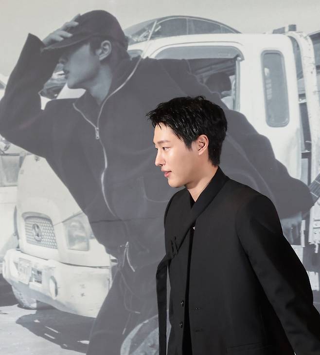 가수 우즈(WOODZ)가 20일 서울 용산구 CGV용산아이파크몰에서 열린 영화 '슬라이드 스트럼 뮤트' 언론시사회 및 기자간담회에 참석하고 있다. 뉴스1