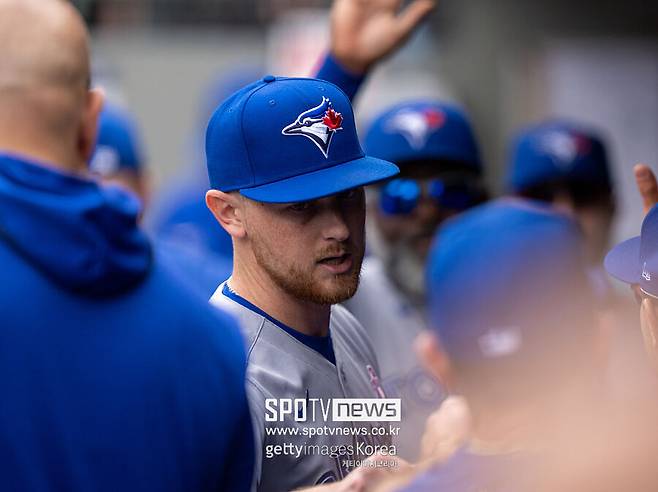 ▲ 라우어가 선발 로테이션에 들어가기 위해서는 현실적으로 코디 폰세, 호세 베리오스를 모두 넘어서야 한다