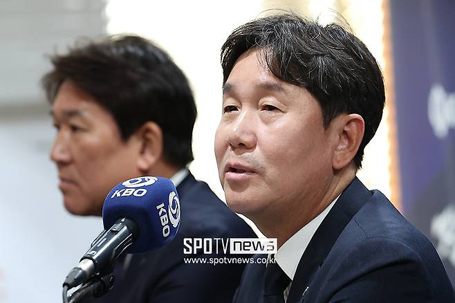 ▲ 조계현 전력강화위원장 류지현 감독 ⓒ곽혜미 기자