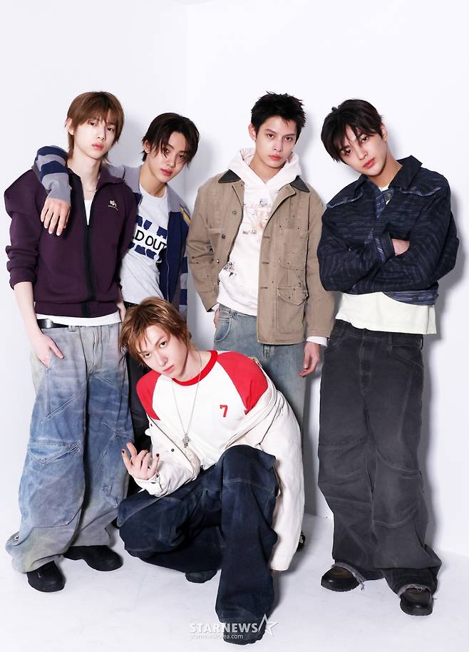 코르티스(왼쪽부터 주훈, 성현, 마틴, 제임스, 건호) /사진=김휘선 기자 hwijpg@