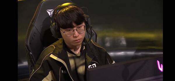 21일 종로구 치지직 롤파크에서 열린 '2026 리그 오브 레전드 챔피언스 코리아' 컵 대회 플레이오프 승자 3라운드 1세트 젠지가 BNK피어엑스에 먼저 승리를 거둬 1승을 가져갔다.(젠지 & BNK피어엑스 =2:0). /사진=네이버 치지직 라이브영상 캡처