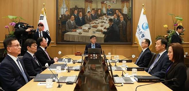 이창용 한국은행 총재가 지난 1월 15일 서울 중구 한국은행에서 금융통화위원회 통화정책방향 회의를 주재하고 있다.ⓒ한국은행