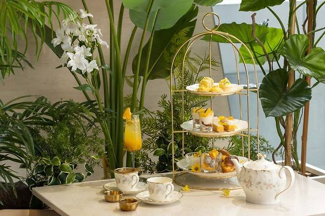 [서울=뉴시스]코트야드 메리어트 서울 타임스퀘어가 봄 시즌 한정 'Spring & Citrus 애프터눈 티'를 선보인다.(사진=코트야드 메리어트 서울 타임스퀘어 호텔 )  *재판매 및 DB 금지
