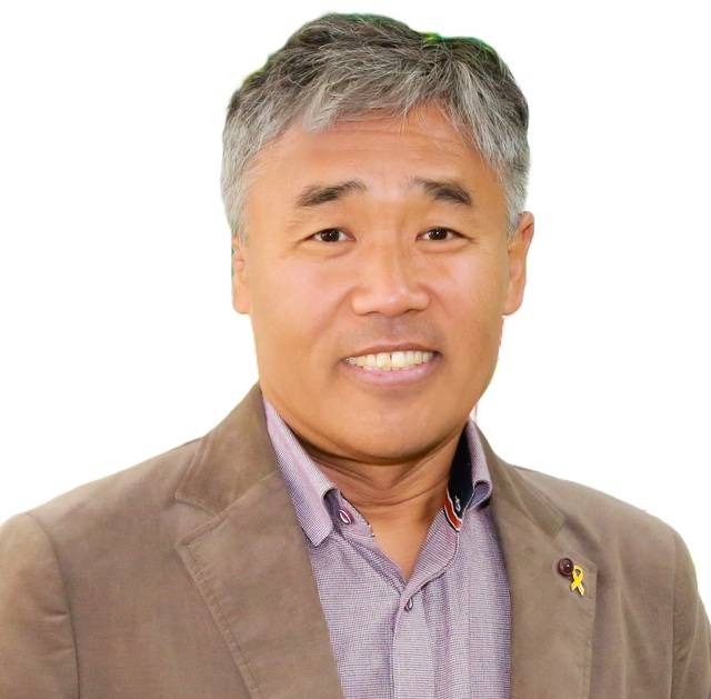 송진섭 용성중학교 교장/사진=본인 제공