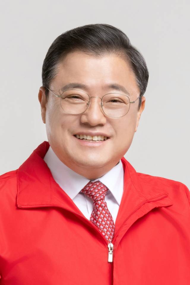 박명균 전 경남도 행정부지사.
